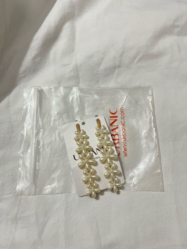 Urbanic Floral Pearl Hair Clips