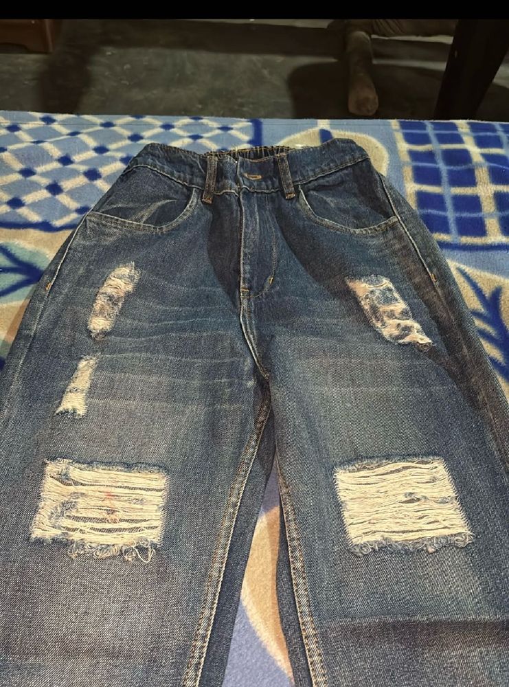 Mom fit ripped jeans