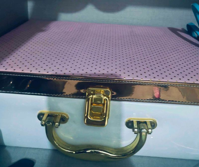 Makeup Box