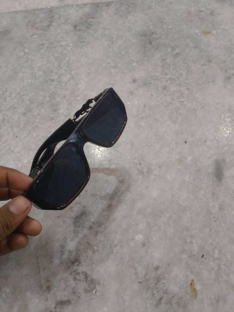 Black Framed Sunglasses