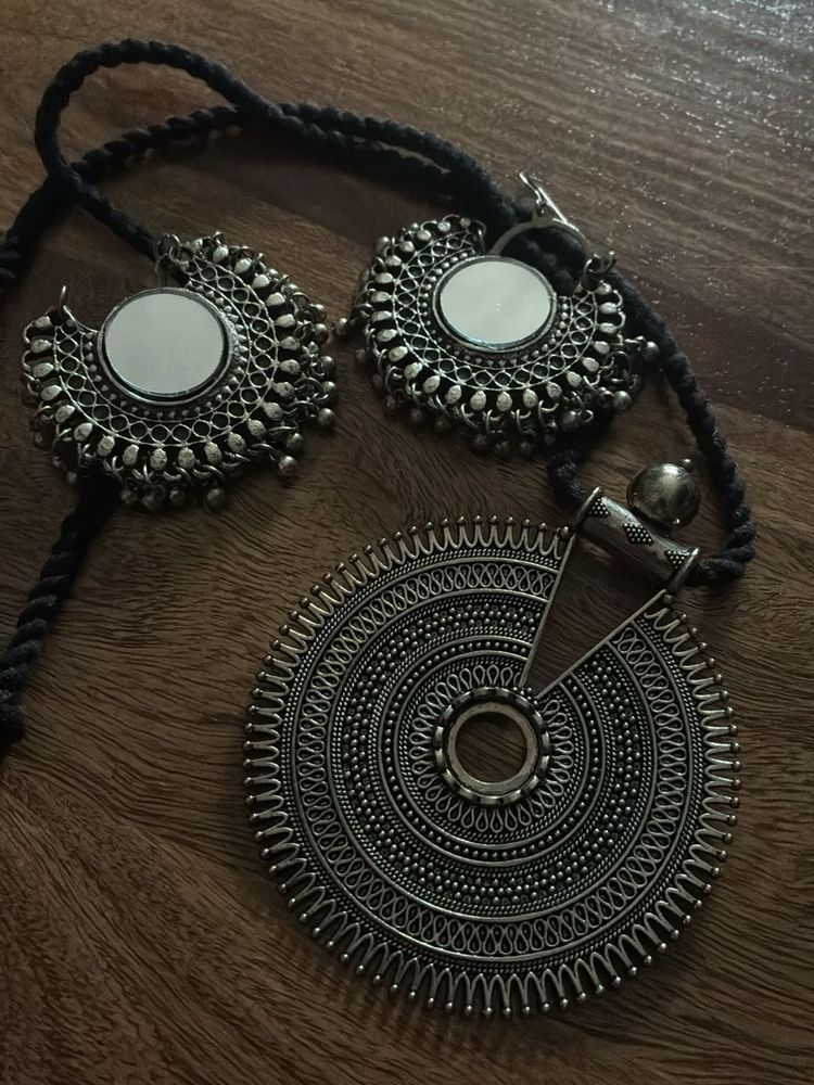 Black Metal Mirror Jewellery Set