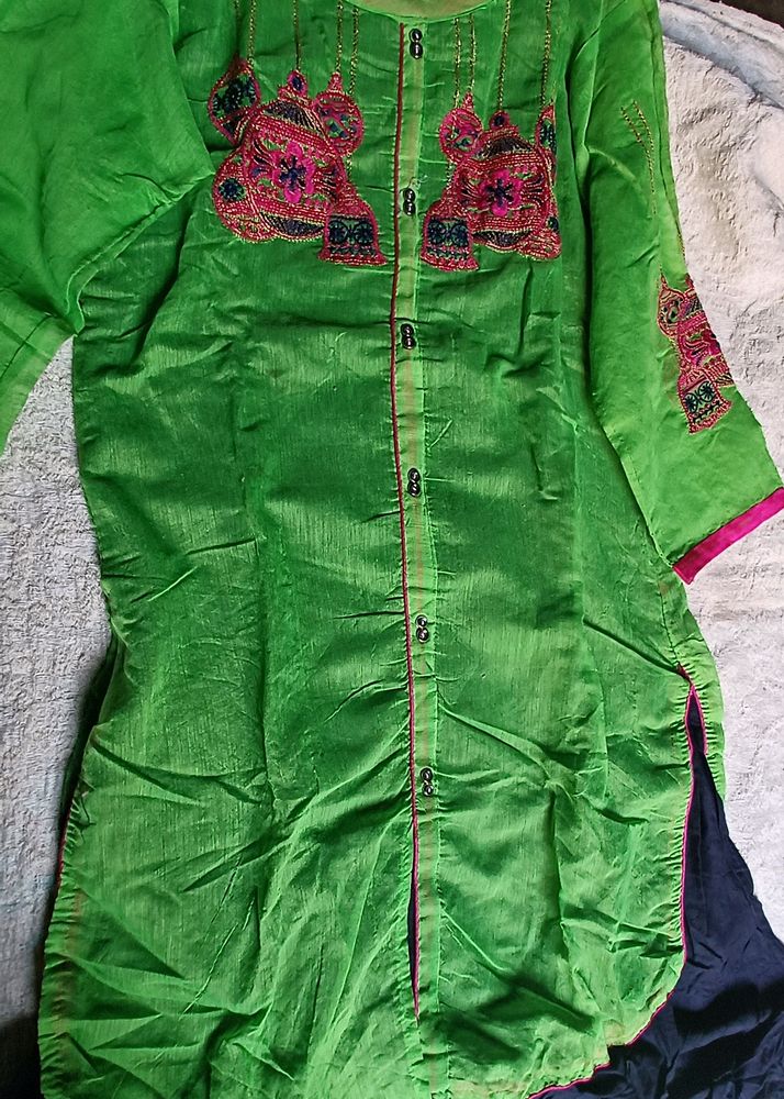 Green Kurti