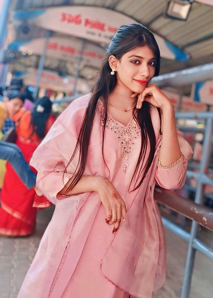 Pakistani Look Women&#39;s  Blend Straight Embroidere