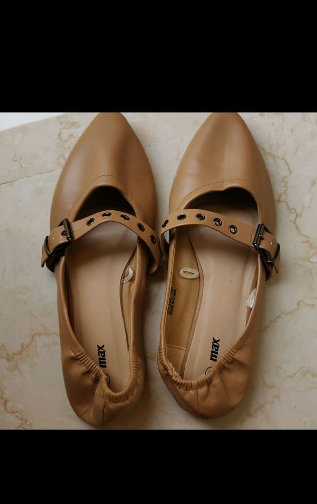 MAX Tan Flats