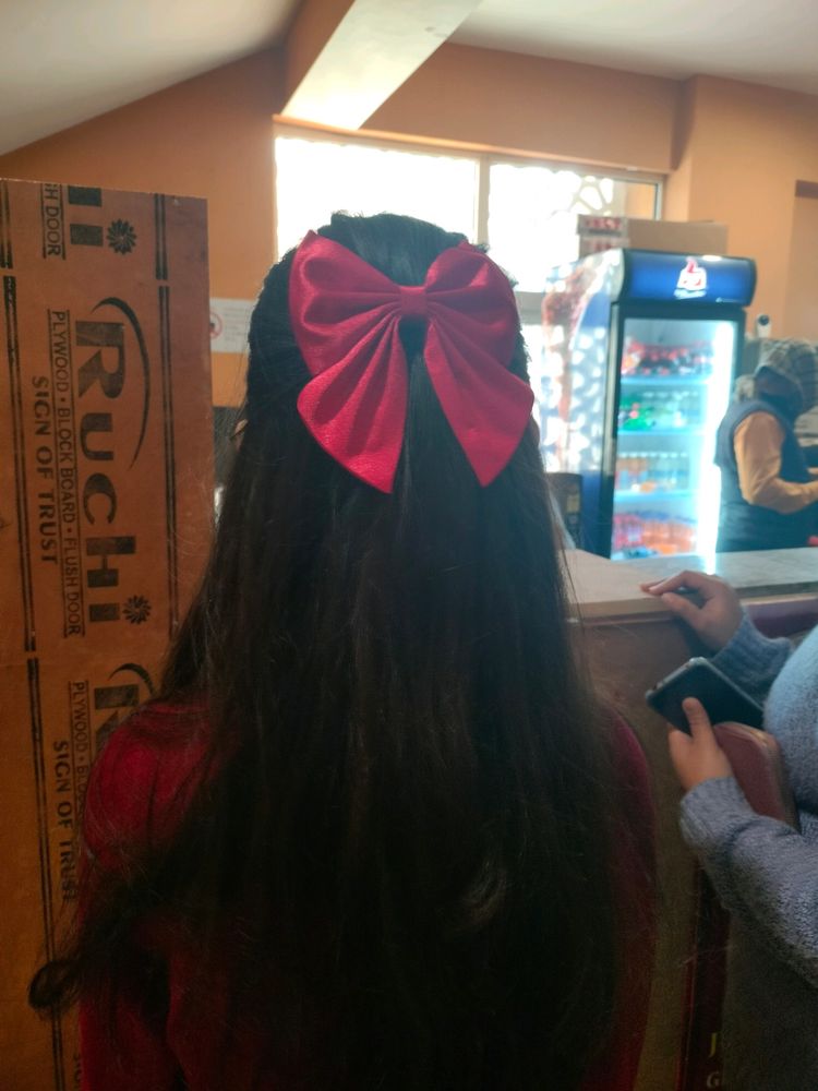 red bow hair clip