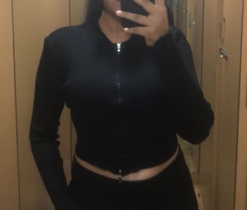 Black Ribbed Full Sleeves Body Fit With Hob Top