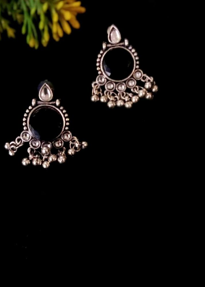 Stylish Black Jhumka Earrings