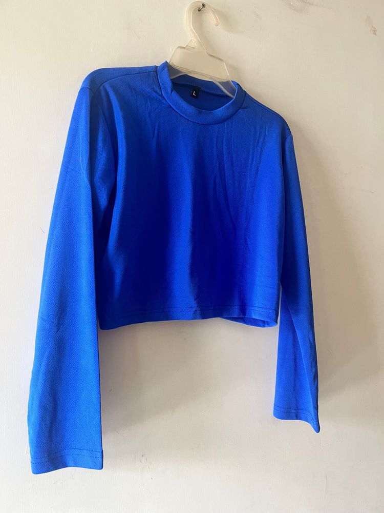 📍 Trendy Blue crop top