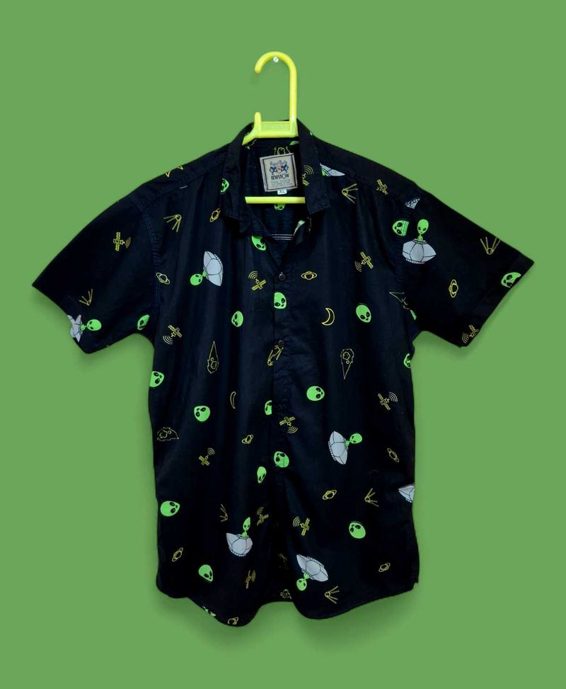 &#34;Alien Signal&#34; Space-Themed Printed Shirt