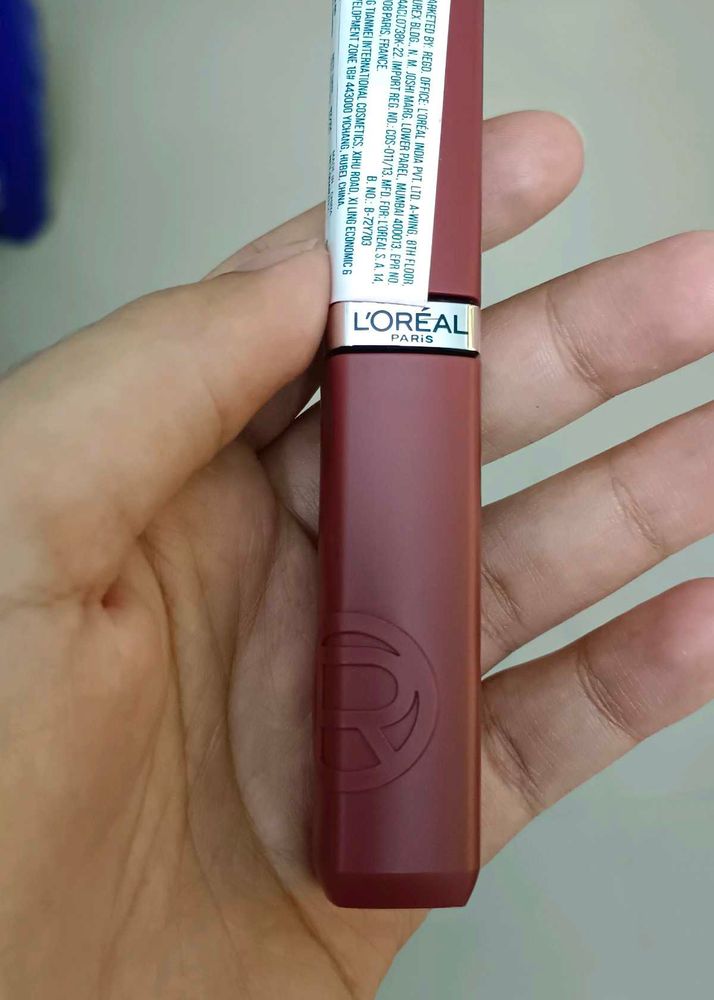 L'Oreal Rouge Signature Lipstick