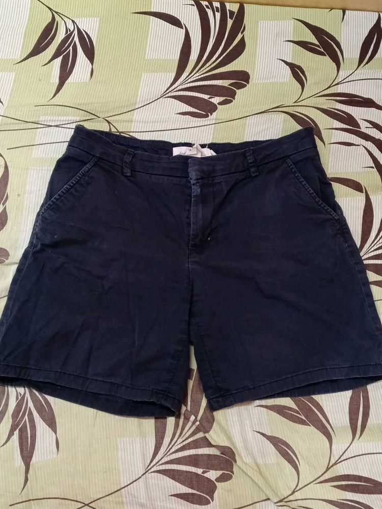 Short Jean And Crop Shirt