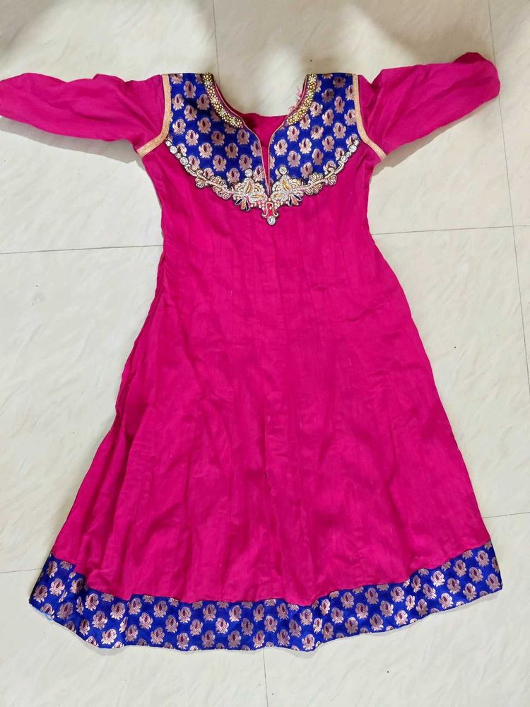 Elegant Pink Embroidered Kurta