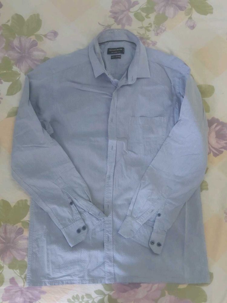 Men&#39;s Light Blue Dress Shirt