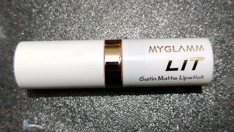 Satin Lip Stick And Liquid Lipstick