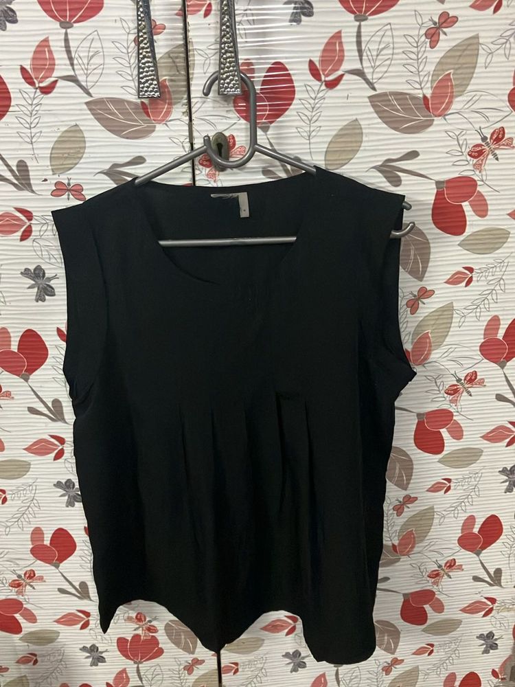 Sleeveless Black Top