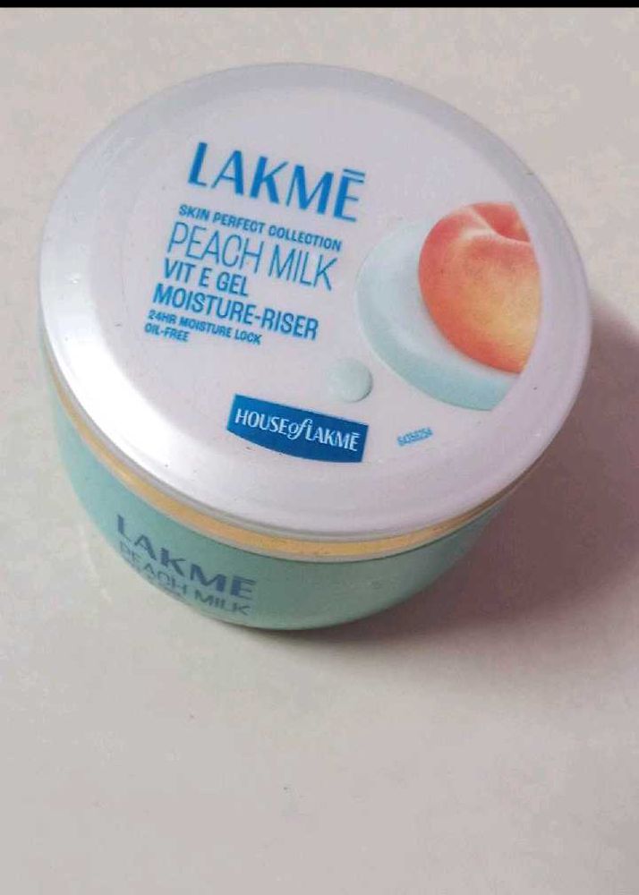 Lakme Peach Milk Moisturizer Tub