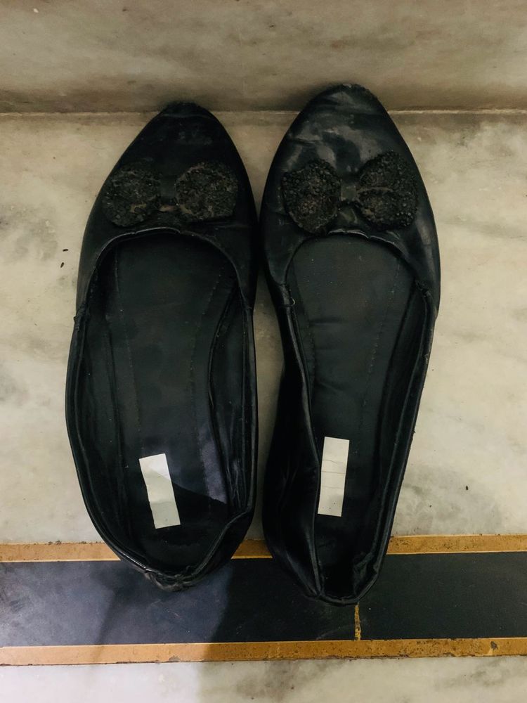 Black Bow Accent Ballet Flats