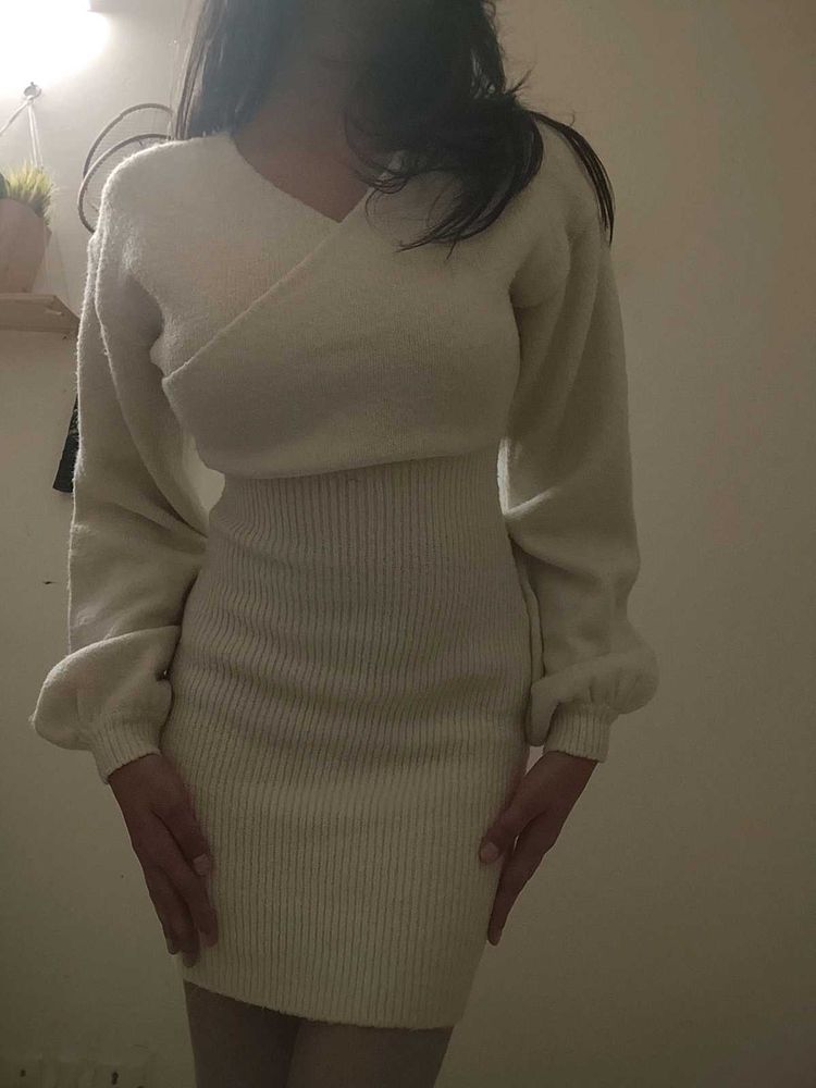Elegant White Knit Mini Dress Winters Hourglass