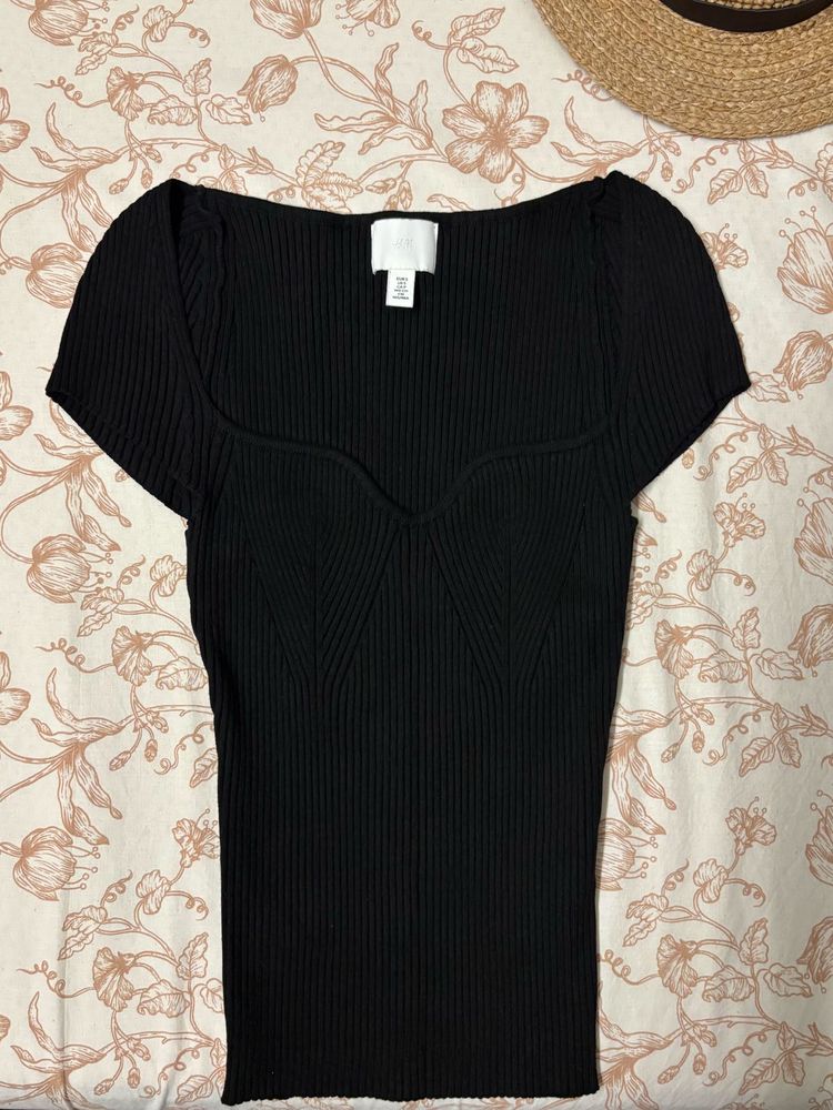 H&amp;M Black Ribbed Knit Top