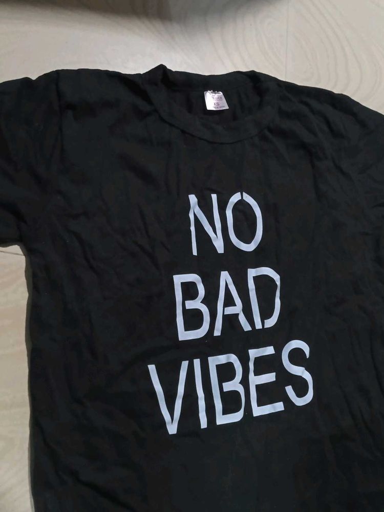 No Bad Vibes Graphic Tee