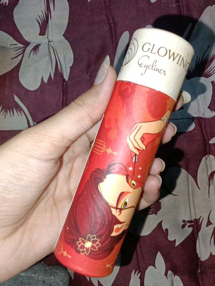 Neon Green Glowing Eyeliner