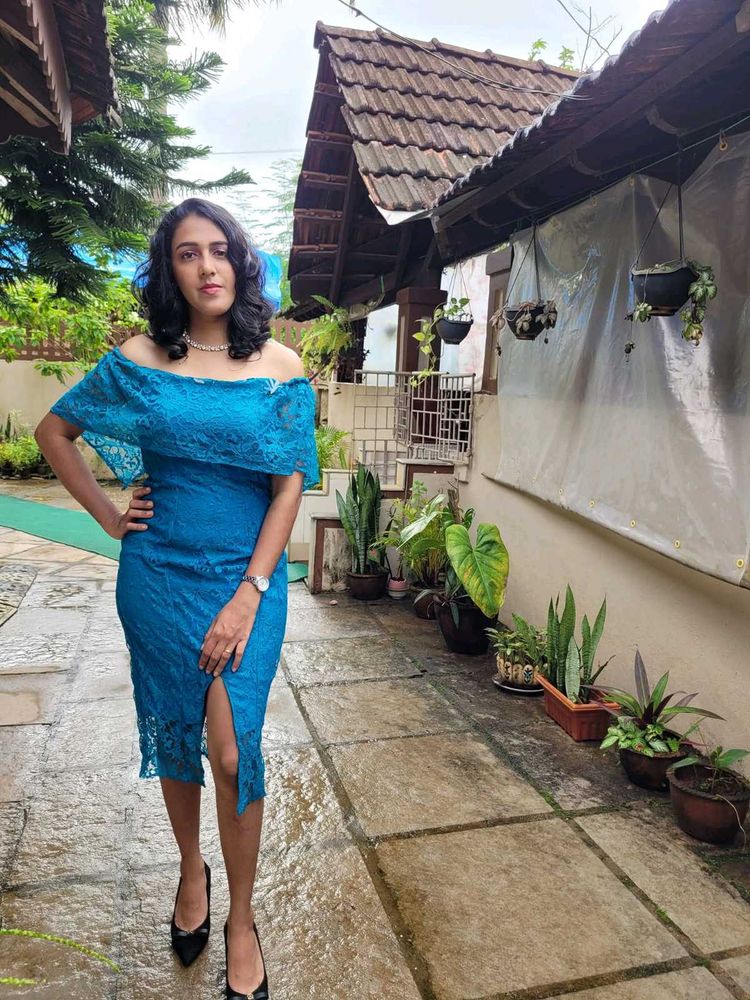 Lace Bodycon Midi Dress