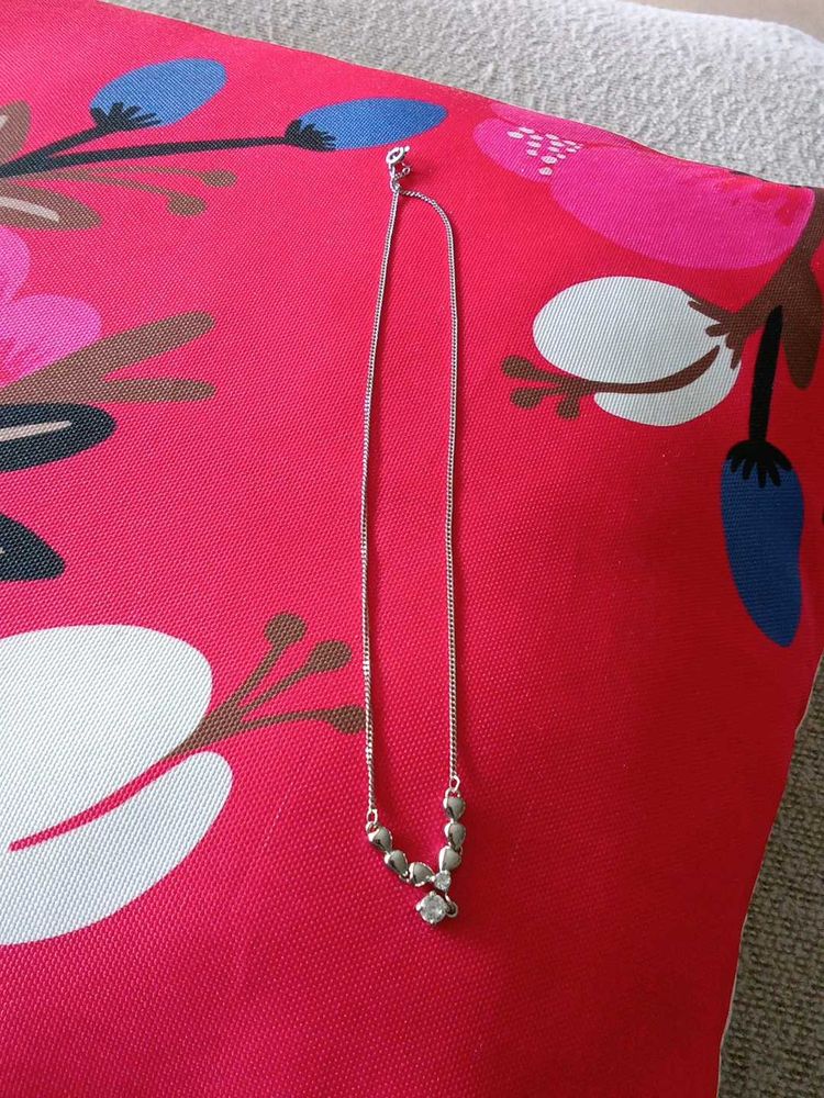 Elegant Silver looking Necklace