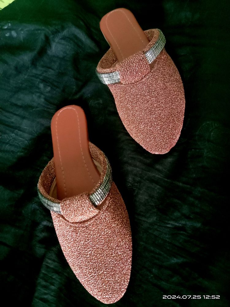 Footwear 5 No.