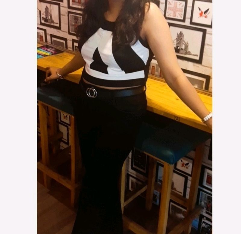 Back And White Crop Top