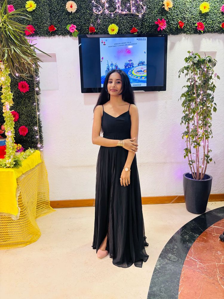 Elegant Black Maxi Dress