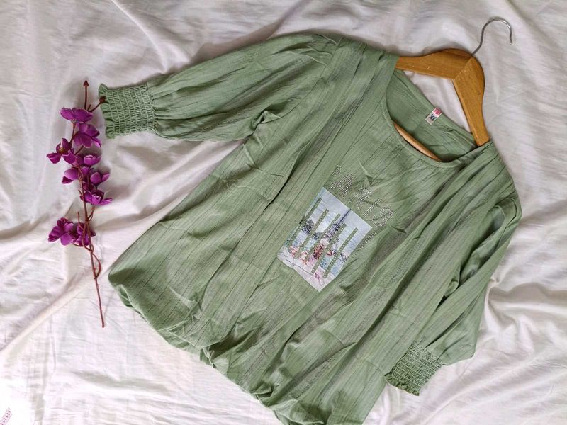 Womens top with puff sleeves Green &#39;Paris&#39; Print T