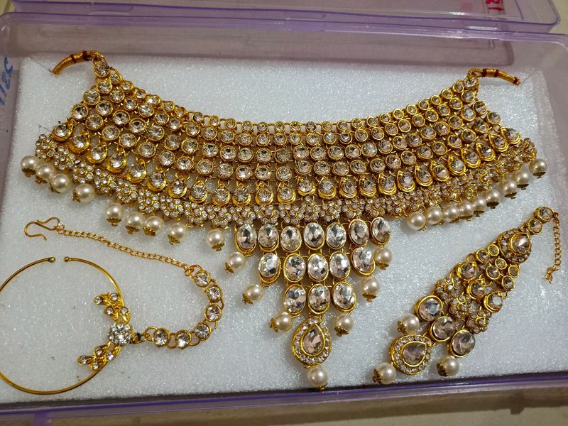 Golden Kundan Bridal Diomond Jewellery