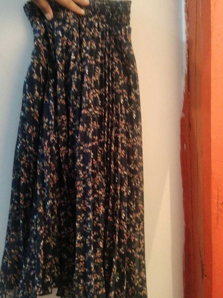 Floral Print Pleated Skirt