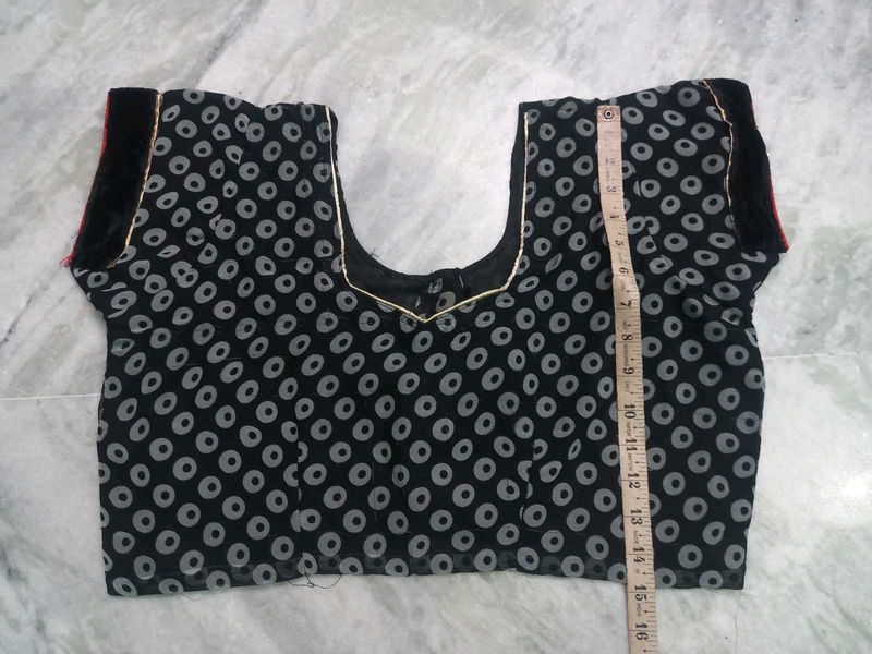 Black stiched Blouse 💗