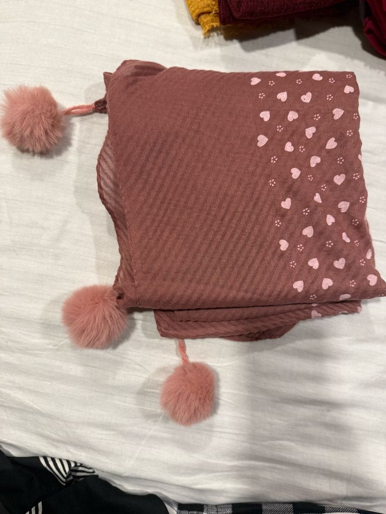 Pom-Pom Scarf