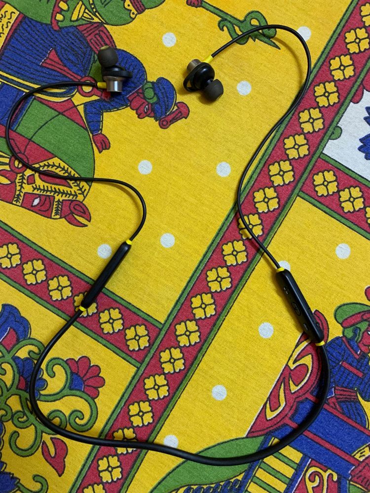 Infinity (JBL Glide 120, in Ear Wireless Earphones with Mic, Deep Bass, Dual Equalizer, 12mm Drivers, Premium Metal Earbuds, Comfortable Flex Neckband, Bluetooth 5.0, IPX5 Sweatproof (Black &amp; Yellow)