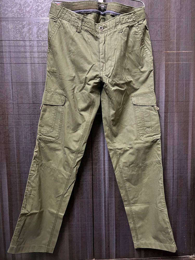 ₹700, Woodland Cargo Pants (Mehendi Green Color)