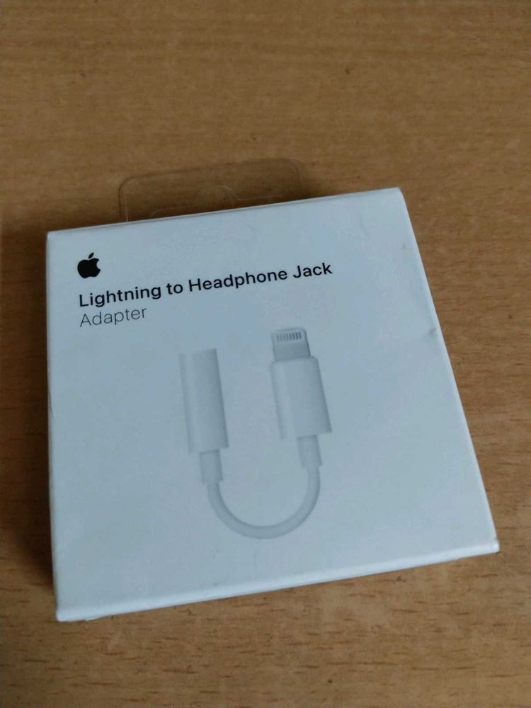 Apple Lighting To 3.5 Mm Headphone Jack Adapter