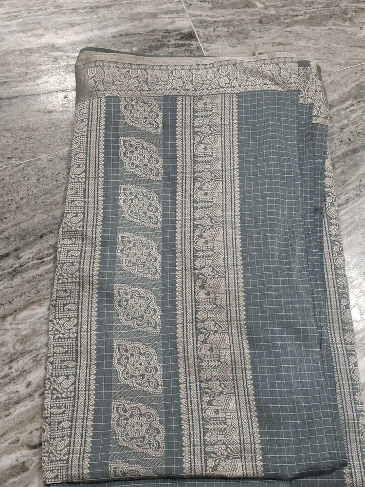 Elegant Grey Handweaved Cotton Saree