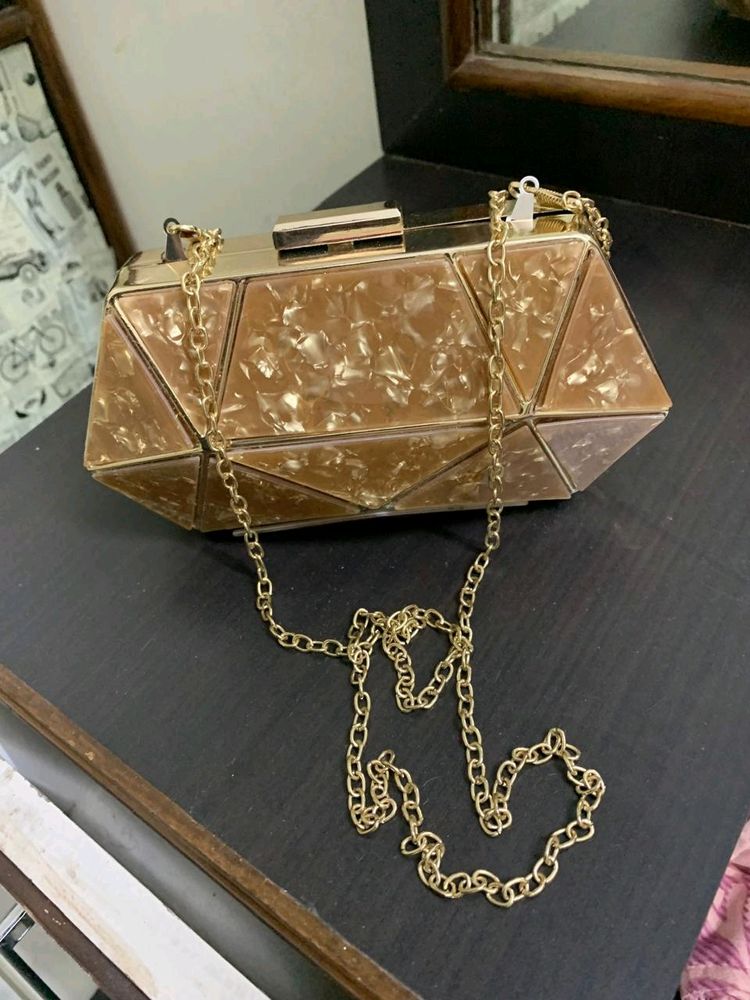 Women&#39;s Designer Resin Diamond Metallic Clutch