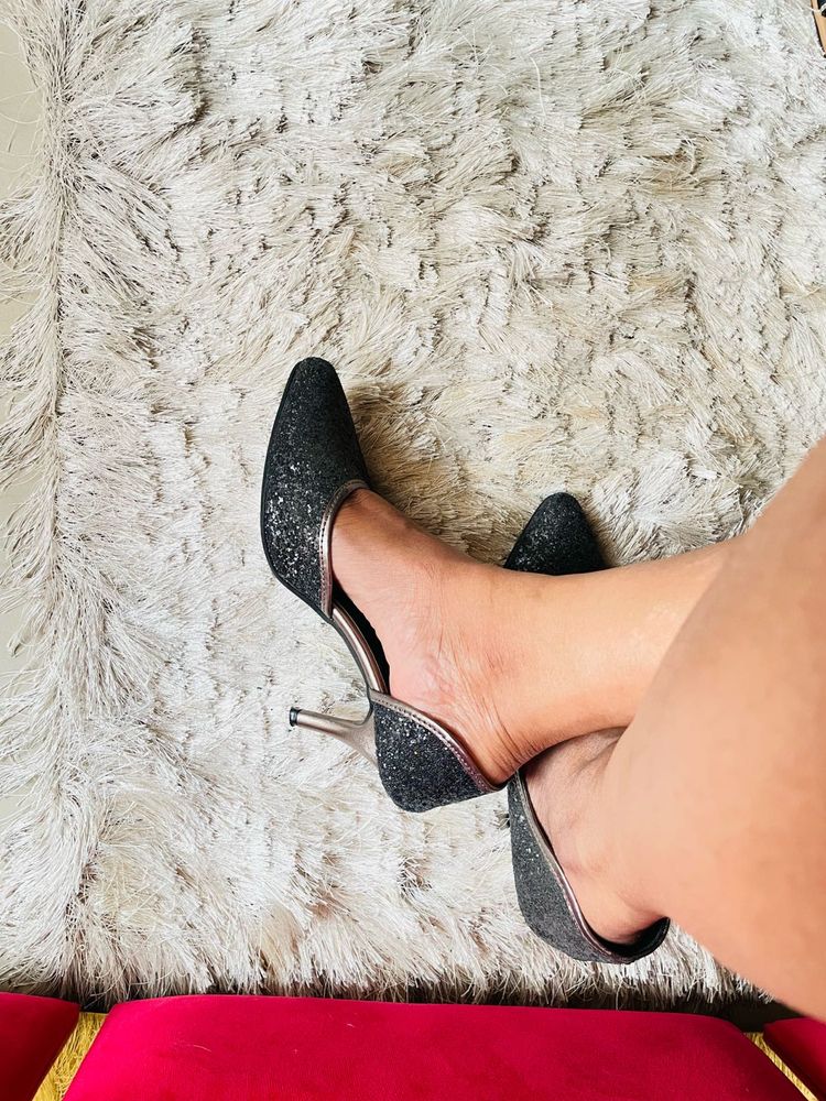 Dazzling Party Heels – Sparkly Finish | Size 7
