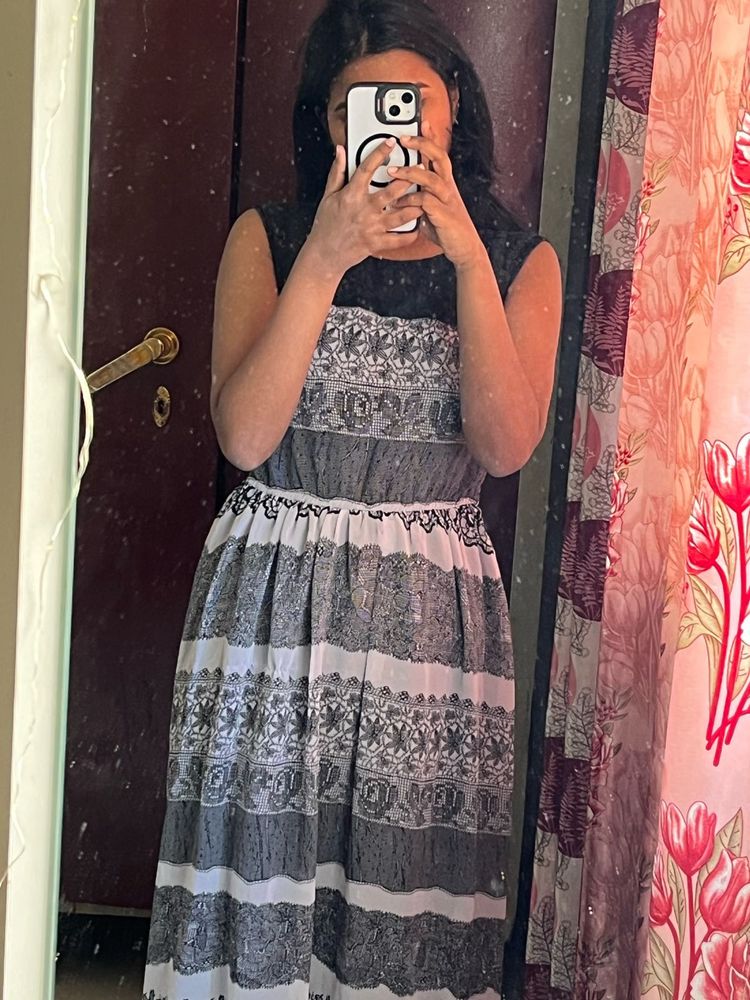 Elegant Patterned Maxi Dress