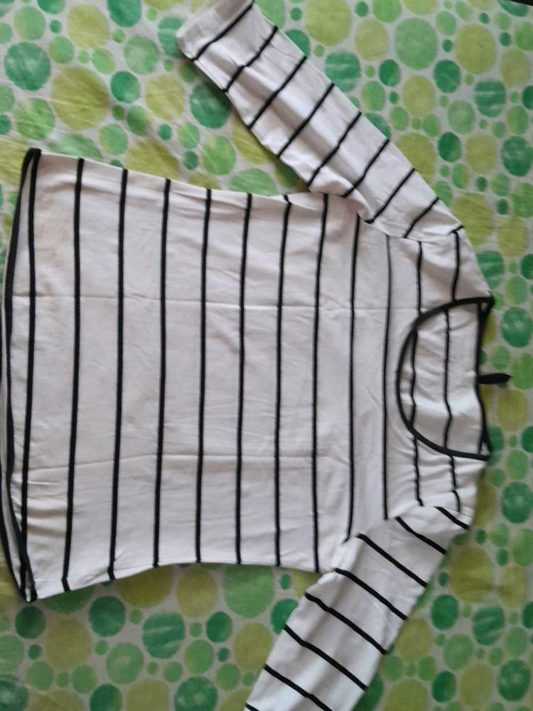 Black Stripes White Top Full Sleeves