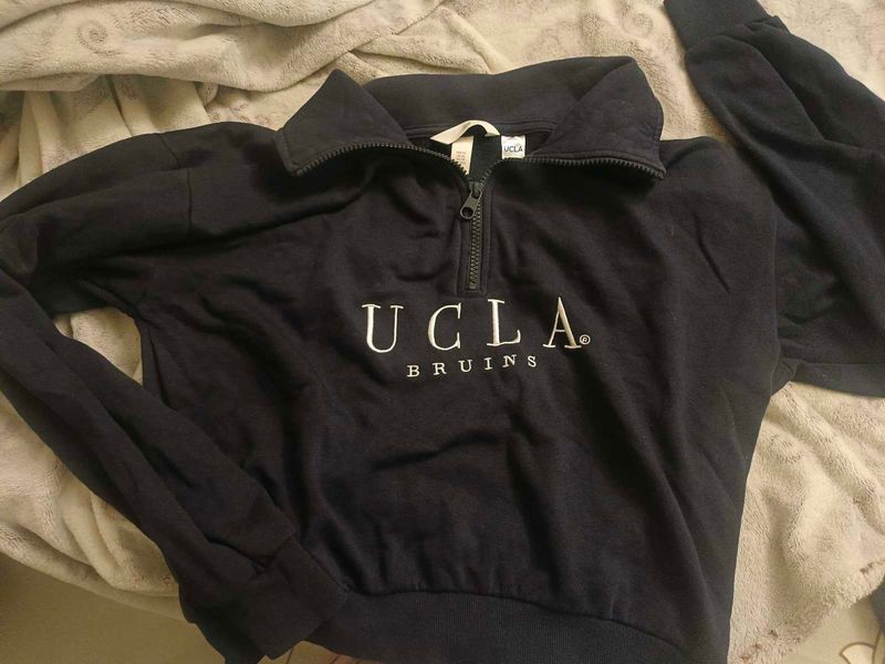 UCLA Bruins Navy Blue Cropped Sweatshirt