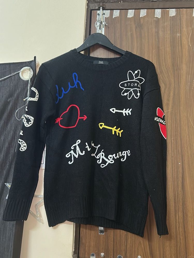 Stylish Black Graphic Print Sweater