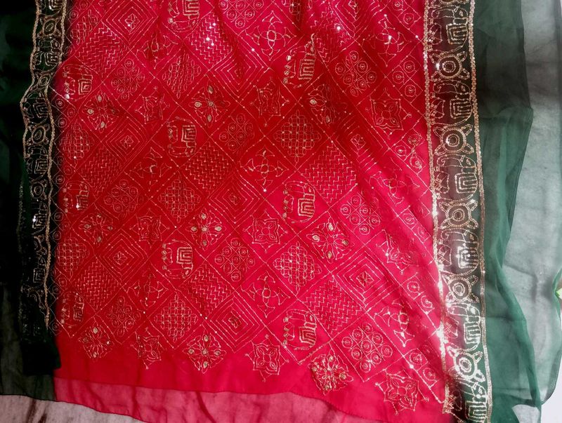 Red &amp; Green Gharhola design saree