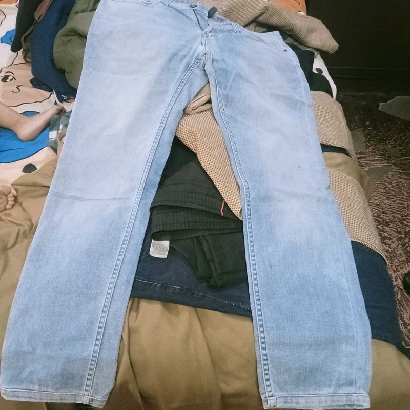 Light Wash Denim Jeans