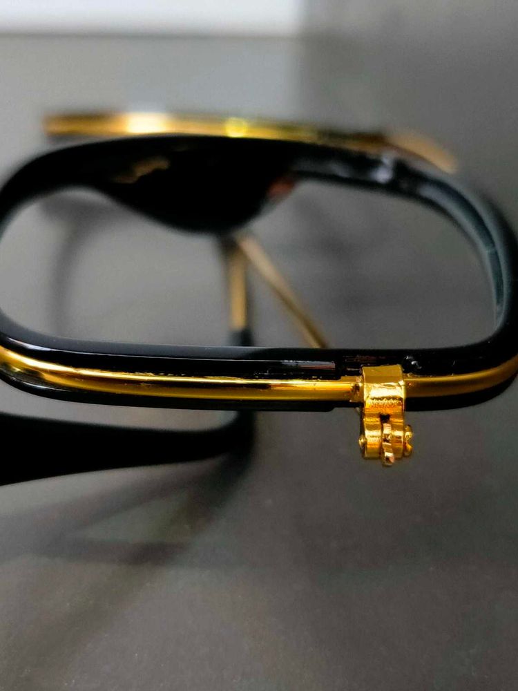 Spectacle Frame Black and Gold Color Edith Design