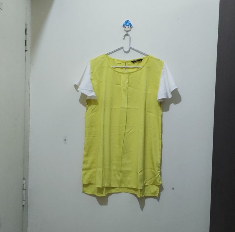 Street 9 Bright yellow Hi Low top with cap sleeves