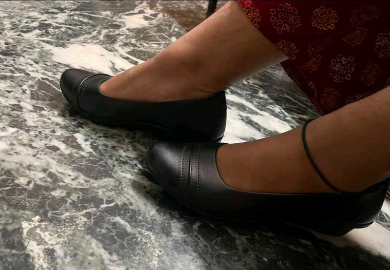 Black Synthetic Leather Ballerinas
